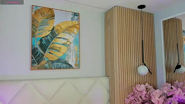 Snapshot of Mila_Hank_ chatting on 03/23/26, 12:31 Mila Hank online show from 03/23/26, 12:31