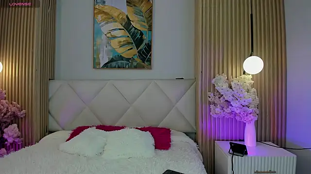 Snapshot of Mila_Hank_ chatting on 03/25/26, 12:11 Mila Hank online show from 03/25/26, 12:11