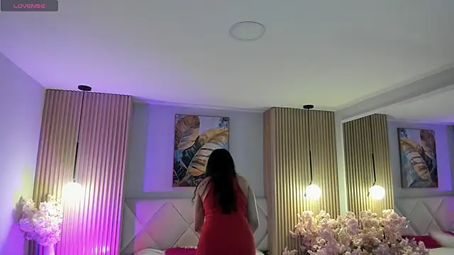 Snapshot of Mila_Hank_ chatting on 04/08/26, 12:05 Mila Hank online show from 04/08/26, 12:05