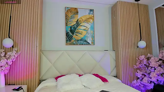 Snapshot of Mila_Hank_ chatting on 04/09/26, 12:10 Mila Hank online show from 04/09/26, 12:10