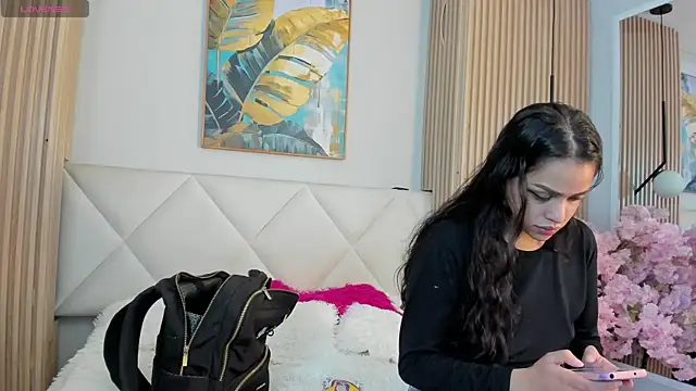 Snapshot of Mila_Hank_ chatting on 04/11/26, 11:03 Mila Hank online show from 04/11/26, 11:03