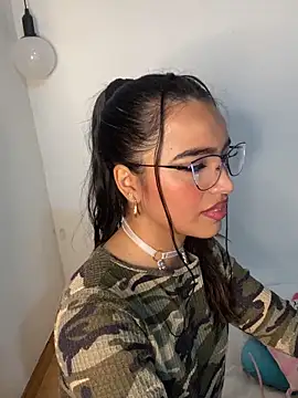 Mia ferrari 1 online show from 09/11/25, 11:21