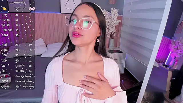 Annie  2 online show from 09/29/25, 12:10