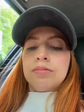 Snapshot of Little_ginger chatting on 09/14/25, 05:01 Little ginger online show from 09/14/25, 05:01