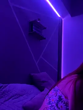 Snapshot of Little_ginger chatting on 09/28/25, 03:12 Little ginger online show from 09/28/25, 03:12