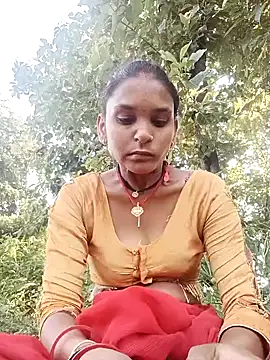 Snapshot of Idhika_Jha chatting on 09/22/25, 02:57 Idhika Jha online show from 09/22/25, 02:57