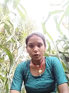 Snapshot of Idhika_Jha chatting on 09/24/25, 12:58 Idhika Jha online show from 09/24/25, 12:58