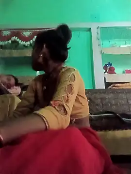 Snapshot of Idhika_Jha chatting on 10/07/25, 03:04 Idhika Jha online show from 10/07/25, 03:04