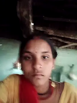 Snapshot of Idhika_Jha chatting on 10/08/25, 10:35 Idhika Jha online show from 10/08/25, 10:35