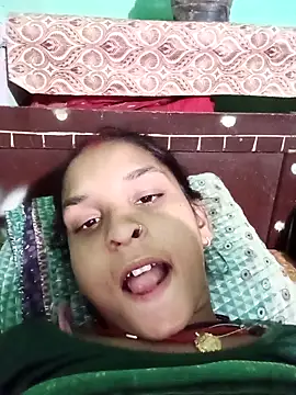 Snapshot of Idhika_Jha chatting on 10/15/25, 03:12 Idhika Jha online show from 10/15/25, 03:12