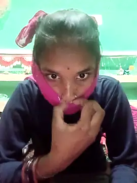 Snapshot of Idhika_Jha chatting on 11/20/25, 06:24 Idhika Jha online show from 11/20/25, 06:24