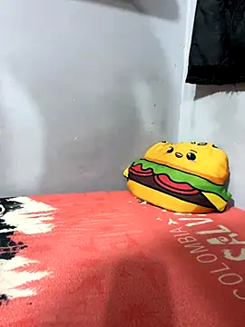 Snapshot of AlamJams chatting on 10/08/25, 06:49 AlamJams online show from 10/08/25, 06:49