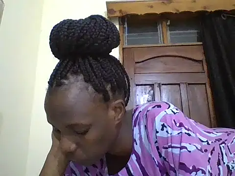 Snapshot of Lusty_Aliyah chatting on 09/26/25, 04:55 Lusty Aliyah online show from 09/26/25, 04:55