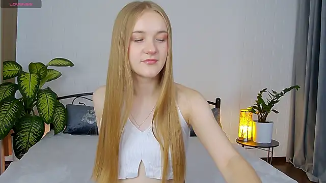 KumiKruz online show from 09/12/25, 01:22