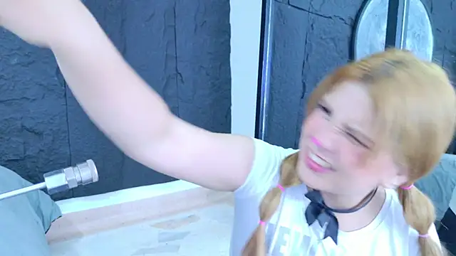 LizzyOlsen online show from 05/10/26, 04:28