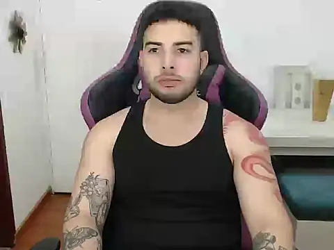 Snapshot of baby_mateo chatting on 12/01/25, 10:37 baby mateo online show from 12/01/25, 10:37