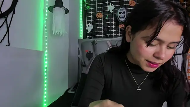 Sofia villareal online show from 10/16/25, 12:28