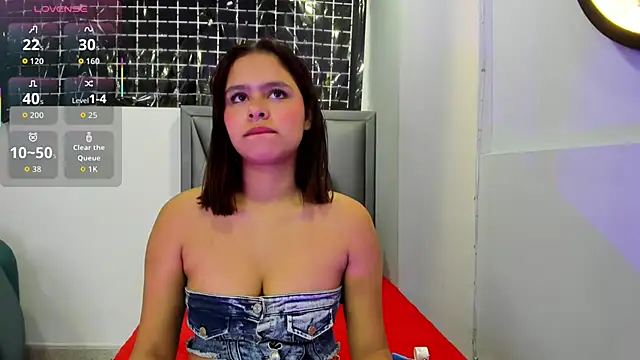 Sofia villareal online show from 11/18/25, 12:09