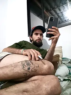 Snapshot of hairy_mannn chatting on 10/29/25, 05:20 hairy mannn online show from 10/29/25, 05:20