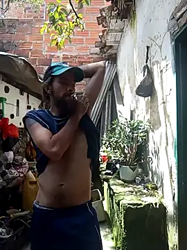 Snapshot of hairy_mannn chatting on 10/30/25, 05:35 hairy mannn online show from 10/30/25, 05:35