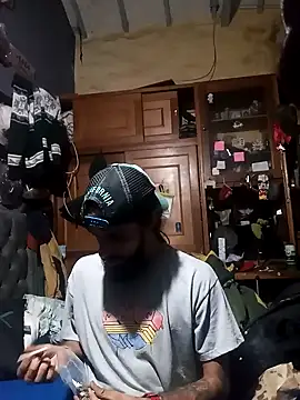 Snapshot of hairy_mannn chatting on 11/04/25, 07:13 hairy mannn online show from 11/04/25, 07:13