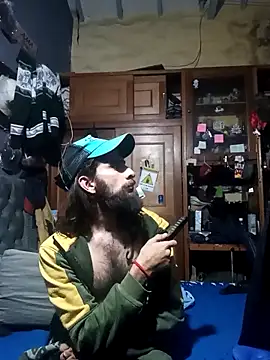 Snapshot of hairy_mannn chatting on 11/15/25, 01:03 hairy mannn online show from 11/15/25, 01:03