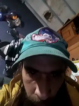 Snapshot of hairy_mannn chatting on 11/15/25, 01:07 hairy mannn online show from 11/15/25, 01:07