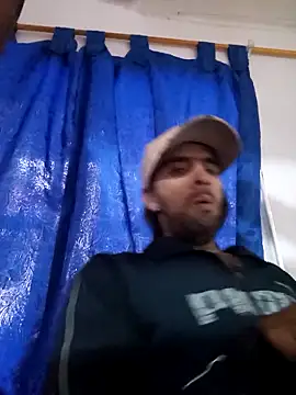 Snapshot of hairy_mannn chatting on 12/01/25, 01:05 hairy mannn online show from 12/01/25, 01:05