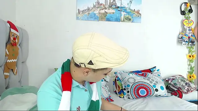 Snapshot of christopher_Hot chatting on 12/03/25, 08:40 christopher Hot online show from 12/03/25, 08:40