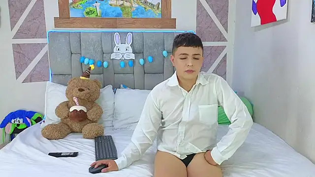 christopher Hot online show from 04/06/26, 08:43