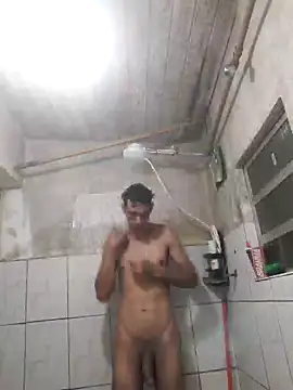 Snapshot of Dedede32 chatting on 09/18/25, 01:18 Dedede32 online show from 09/18/25, 01:18