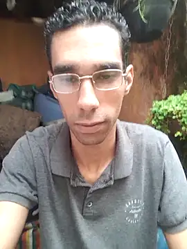 Snapshot of Dedede32 chatting on 09/24/25, 01:25 Dedede32 online show from 09/24/25, 01:25