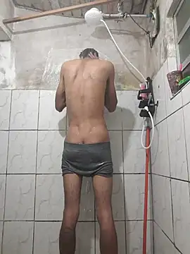 Snapshot of Dedede32 chatting on 10/19/25, 10:43 Dedede32 online show from 10/19/25, 10:43