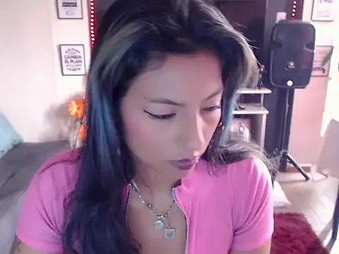 Snapshot of ScarletSizzling chatting on 09/13/25, 01:44 ScarletSizzling online show from 09/13/25, 01:44