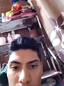 aispuro8505 online show from 10/19/25, 06:03