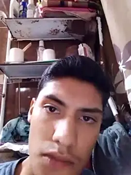 aispuro8505 online show from 11/28/25, 07:11