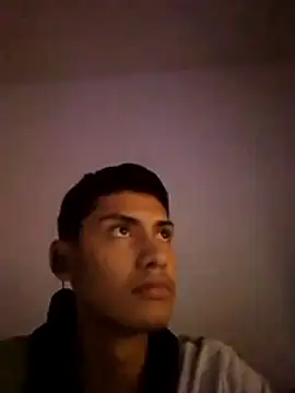 aispuro8505 online show from 11/30/25, 06:39