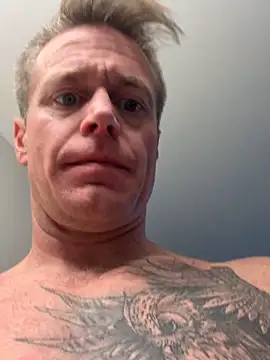 DILFiGuess11 online show from 10/28/25, 04:38