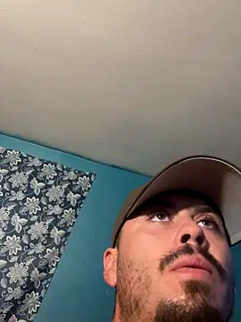 Snapshot of AlexR9700 chatting on 09/26/25, 03:49 AlexR9700 online show from 09/26/25, 03:49