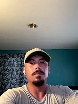 Snapshot of AlexR9700 chatting on 09/28/25, 11:32 AlexR9700 online show from 09/28/25, 11:32