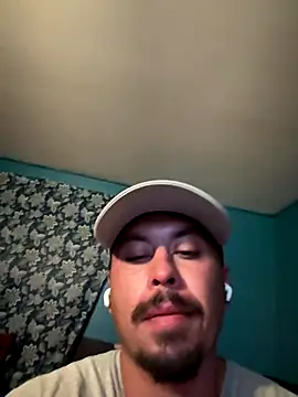 Snapshot of AlexR9700 chatting on 09/30/25, 04:28 AlexR9700 online show from 09/30/25, 04:28