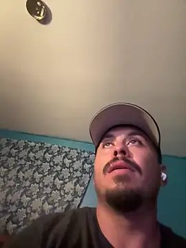 Snapshot of AlexR9700 chatting on 10/03/25, 05:15 AlexR9700 online show from 10/03/25, 05:15