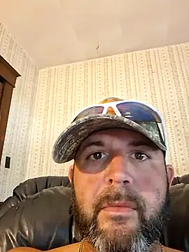 Snapshot of Bush_smusher chatting on 10/21/25, 06:41 Bush smusher online show from 10/21/25, 06:41