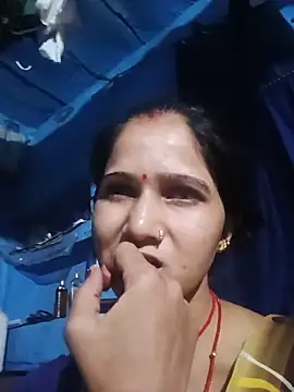Snapshot of Jooli_xx chatting on 05/19/26, 02:34 Jooli xx online show from 05/19/26, 02:34