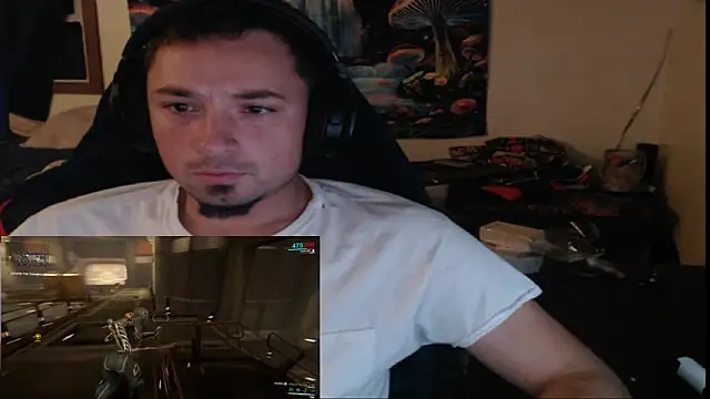 Snapshot of YoBlezz chatting on 09/22/25, 01:18 YoBlezz online show from 09/22/25, 01:18