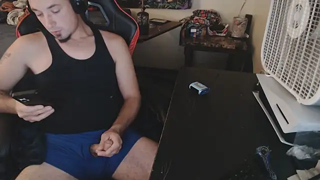 Snapshot of YoBlezz chatting on 09/23/25, 07:00 YoBlezz online show from 09/23/25, 07:00