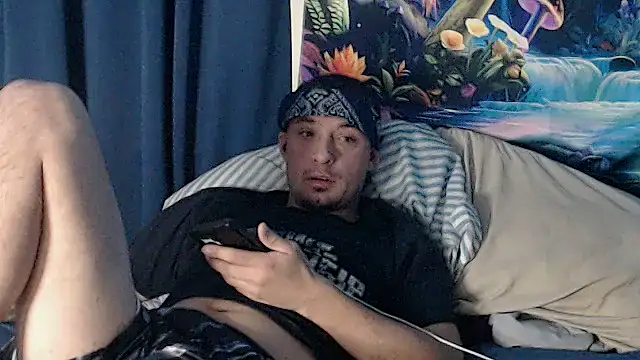 Snapshot of YoBlezz chatting on 11/20/25, 08:14 YoBlezz online show from 11/20/25, 08:14