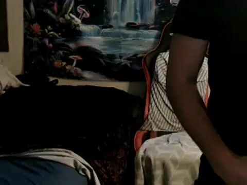 Snapshot of YoBlezz chatting on 11/23/25, 10:53 YoBlezz online show from 11/23/25, 10:53