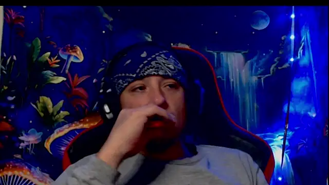 Snapshot of YoBlezz chatting on 11/27/25, 11:29 YoBlezz online show from 11/27/25, 11:29