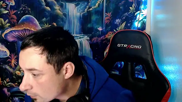 Snapshot of YoBlezz chatting on 12/17/25, 07:47 YoBlezz online show from 12/17/25, 07:47